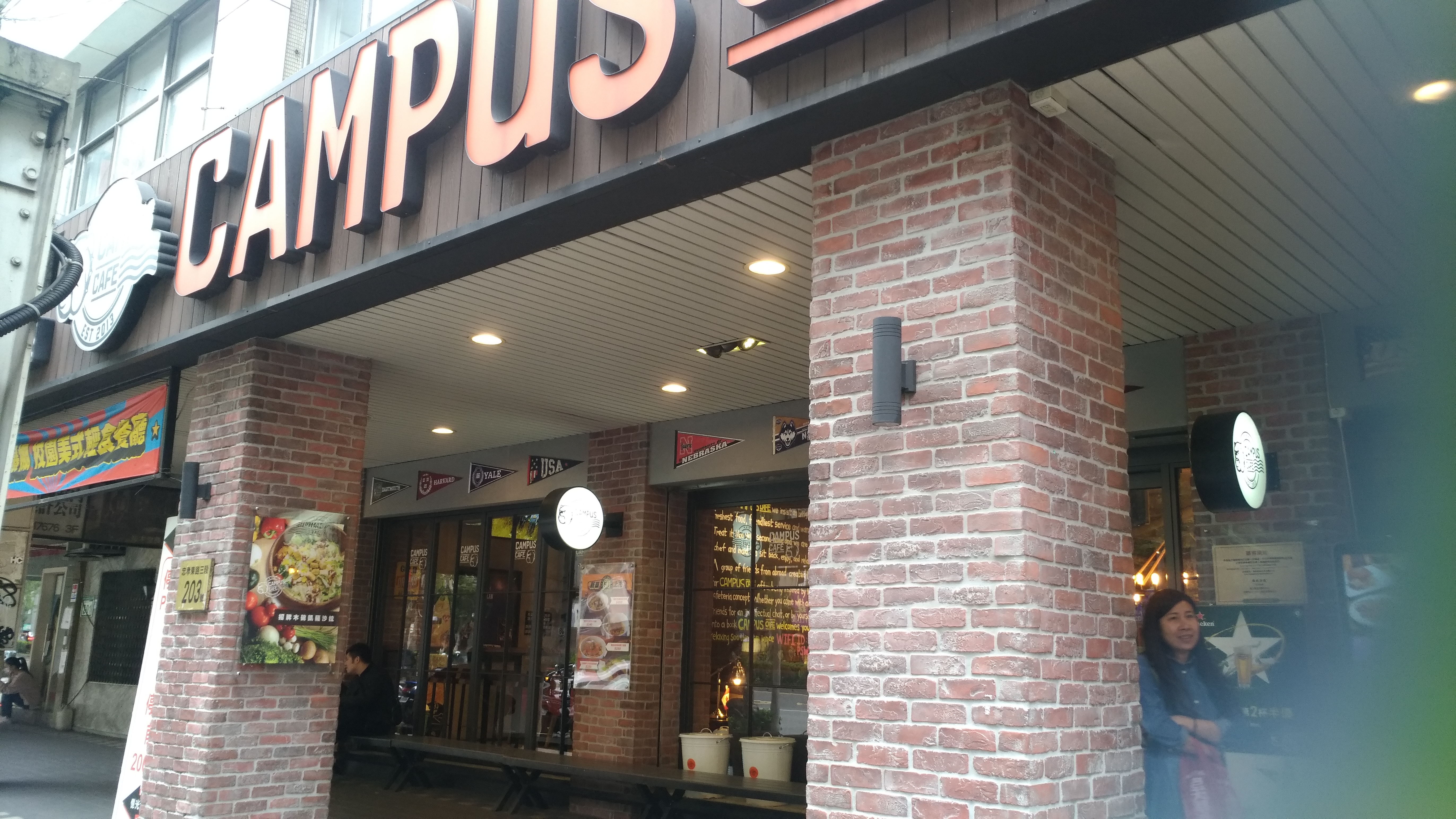 Campus Cafe 排隊美式餐廳該點哪種帕尼尼？ [忠孝店]